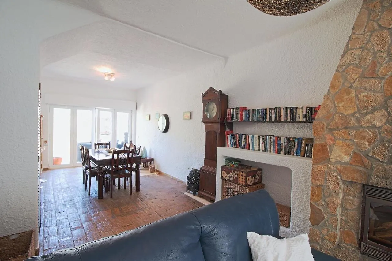 Alojamento de Acomodação e Pequeno-almoço Guesthouse Peixinho Burgau